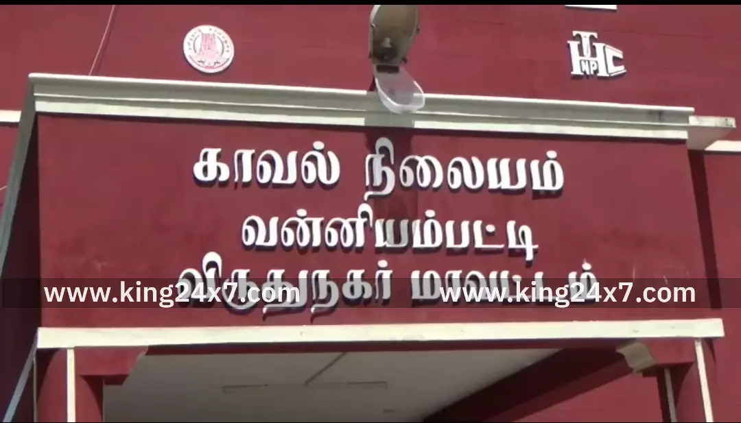 பரிவட்டம் கட்டுவதில் தகராறு.,முன்னாள் ஊராட்சி செயலாளர் ஒலிபெருக்கியை உடைத்து ஆதரவாளர்களுடன் தகரறில் ஈடுபட்டதாக கிராம மக்கள் புகார்