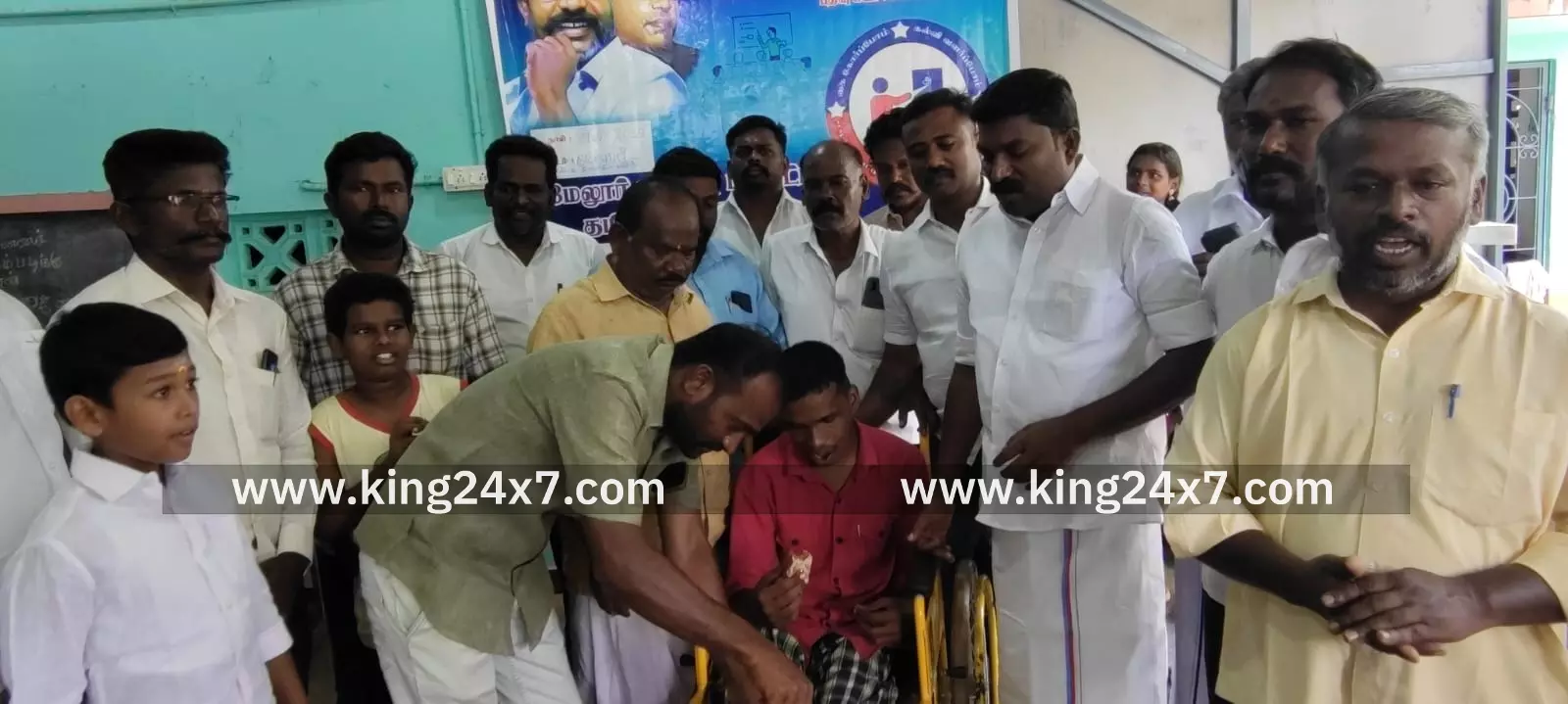 போலியோவால் பாதிக்கப்பட்ட குழந்தைகளுக்கு பிரியாணி வழங்கிய விசிகவினர் போலியோவால் பாதிக்கப்பட்ட குழந்தைகளுக்கு பிரியாணி வழங்கிய விசிகவினர்