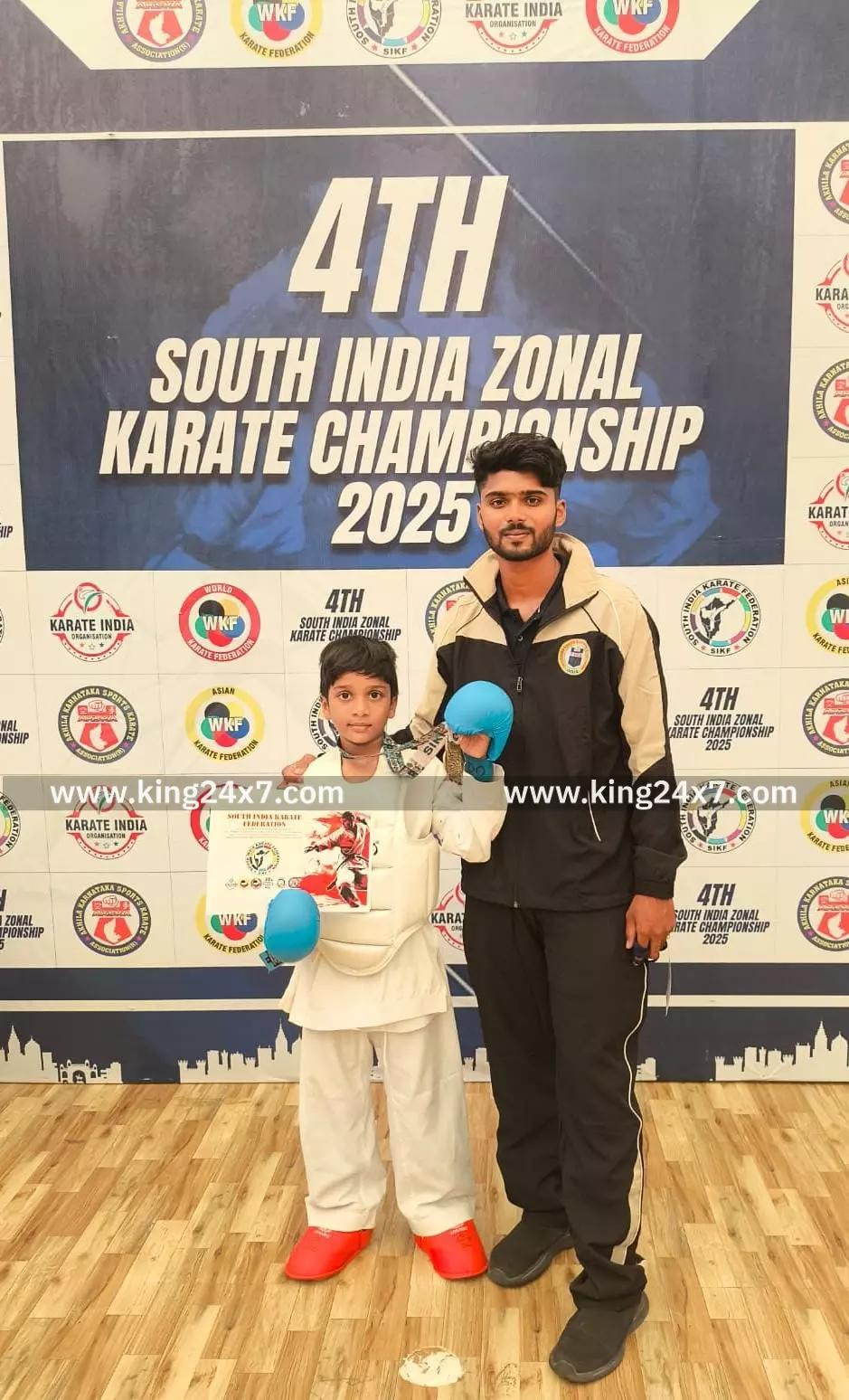 8 வயது சிறுவன் கராத்தே போட்டியில் சாதனை