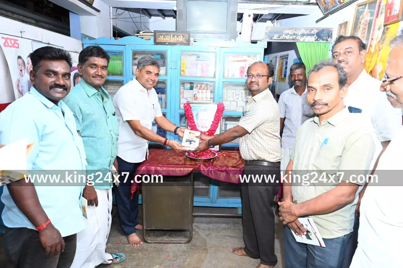 அவைத்தலைவருக்கு மரியாதை செலுத்திய திமுகவினர் அவைத்தலைவருக்கு மரியாதை செலுத்திய திமுகவினர்