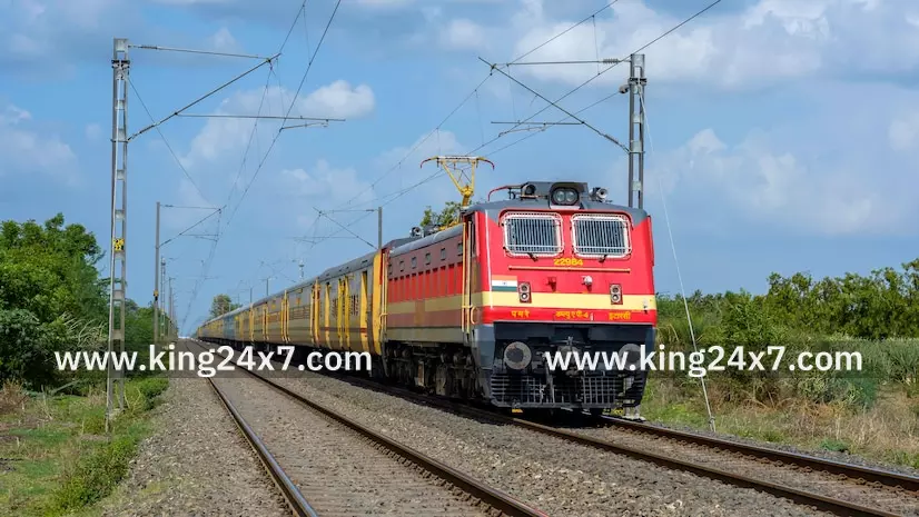 தென்காசி வழியாக பெங்களூரு செல்லும் சிறப்பு ரயிலை நிரந்தரமாக இயக்க வலியுறுத்தல் தென்காசி வழியாக பெங்களூரு செல்லும் சிறப்பு ரயிலை நிரந்தரமாக இயக்க வலியுறுத்தல்