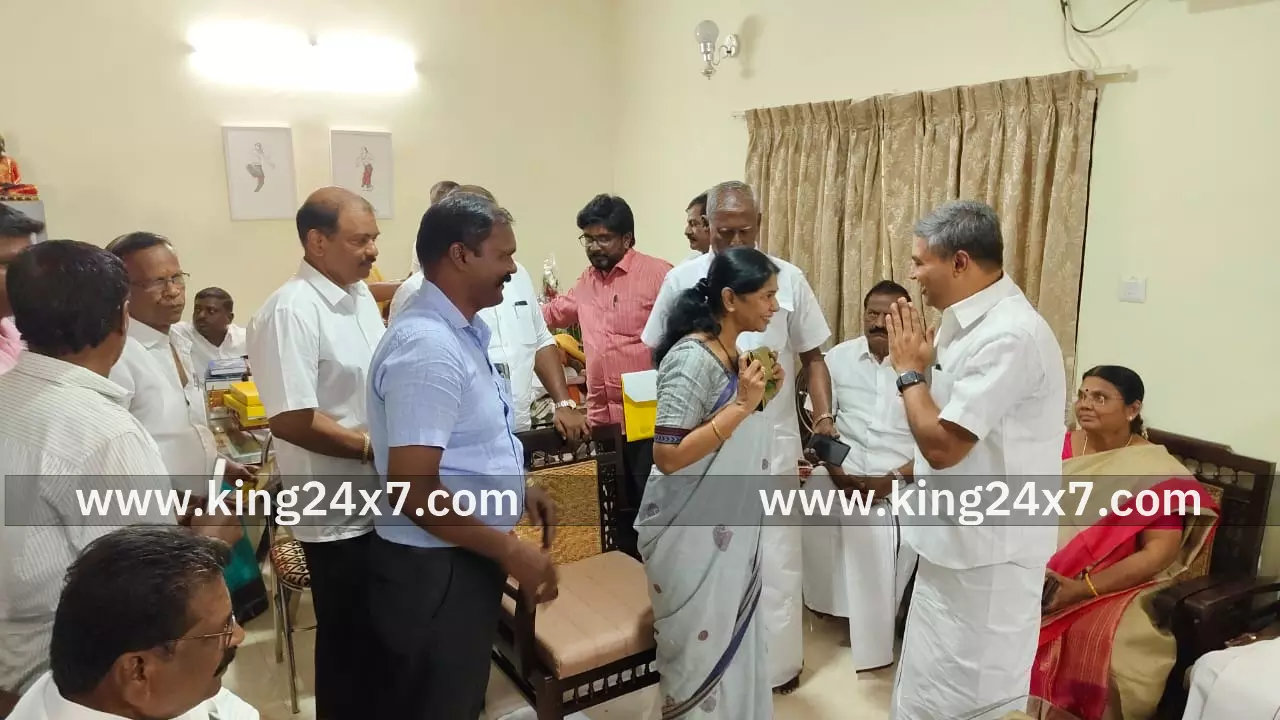 கனிமொழியை சந்தித்து வாழ்த்து தெரிவித்த நெல்லை மேற்கு மாநகர திமுக செயலாளர்