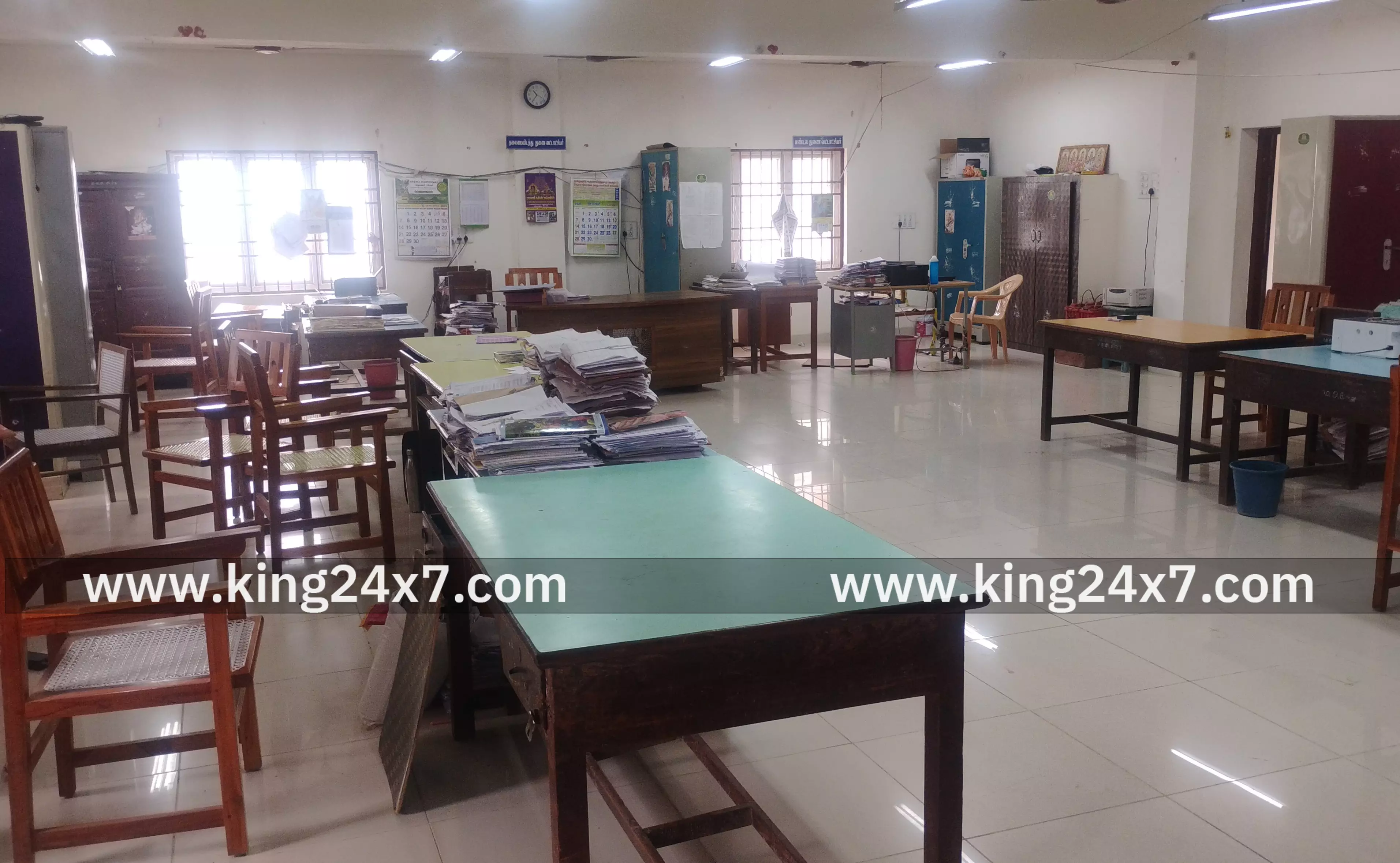 மன்னார்குடியில் வெறிச்சோடிய அரசு அலுவலகங்கள்