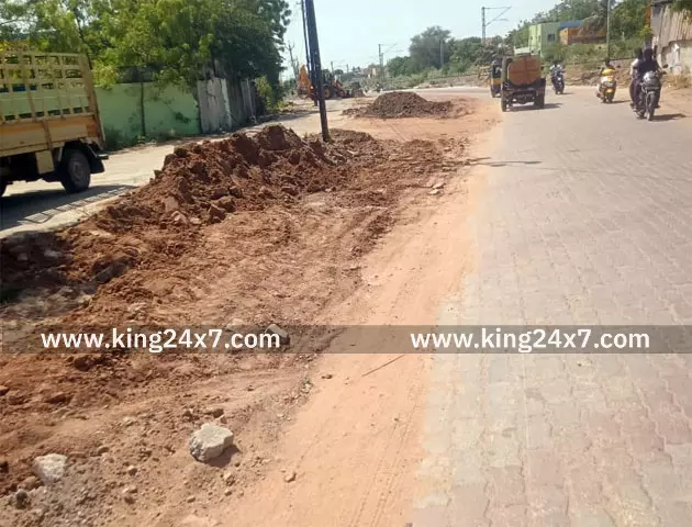 சாலையை சீரமைக்க வேண்டும் : பொதுமக்கள் கோரிக்கை! சாலையை சீரமைக்க வேண்டும் : பொதுமக்கள் கோரிக்கை!