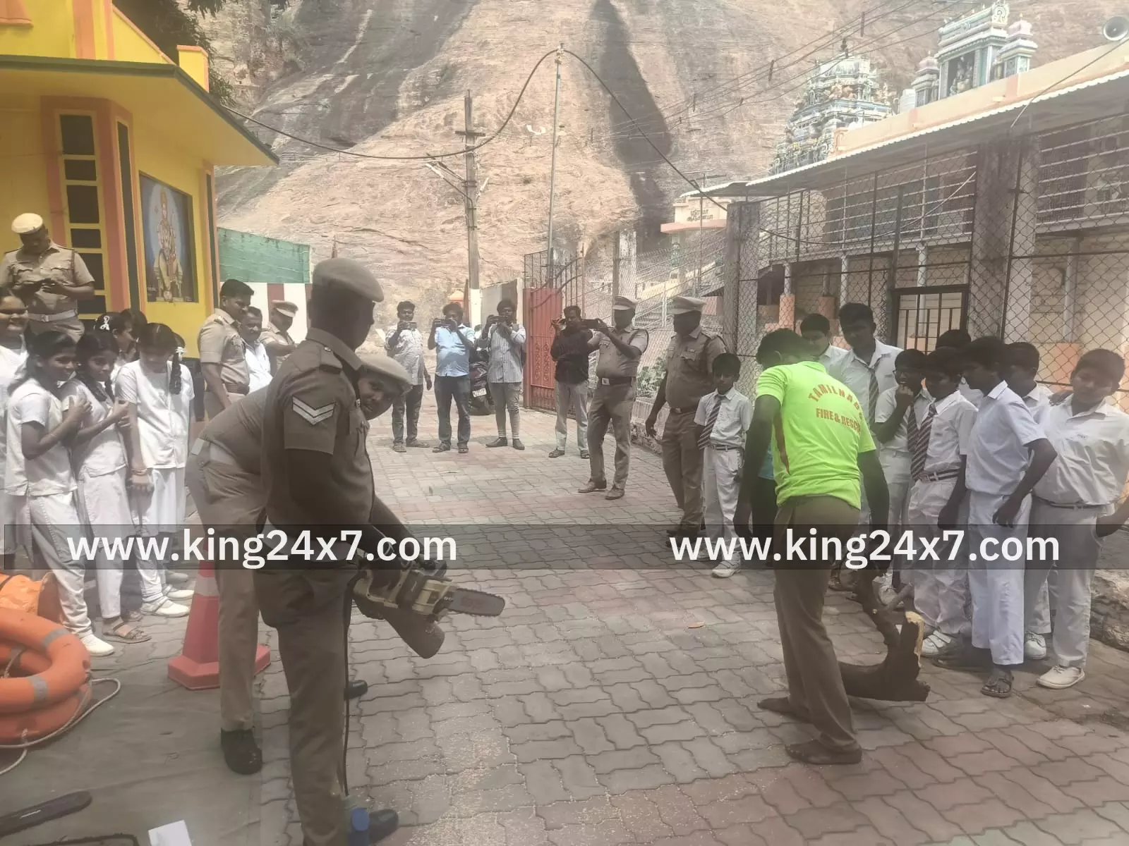 பருவ மழைக்காலம் தொடர்பாக ஒத்திகை பயிற்சி பருவ மழைக்காலம் தொடர்பாக ஒத்திகை பயிற்சி