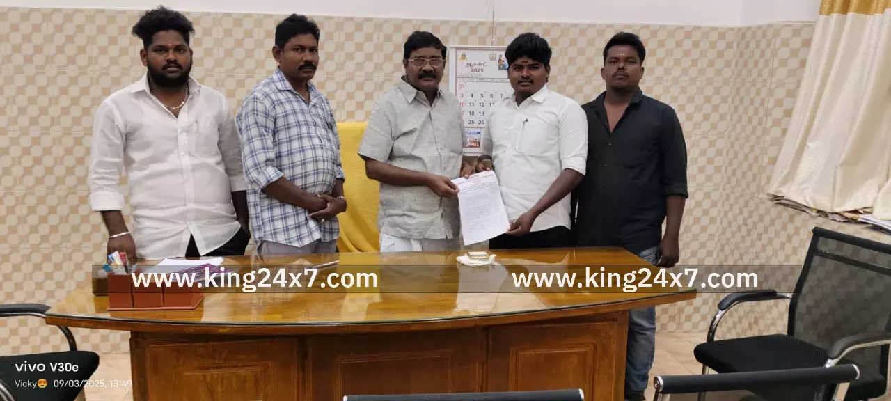 பாளையங்கோட்டை மண்டல தலைவரிடம் மனு