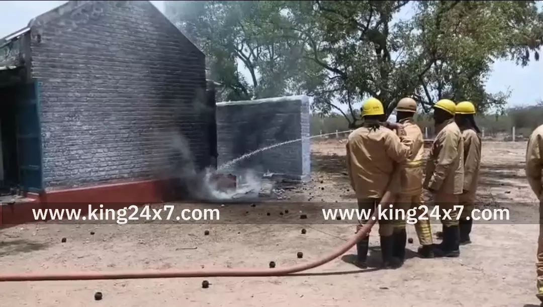 சாத்தூர் அருகே பட்டாசு ஆலையில் பயங்கர வடி விபத்து -உடனடியாக தொழிலாளர்கள் வெளியேறியதால் அசம்பாவிதம் தவிர்ப்பு