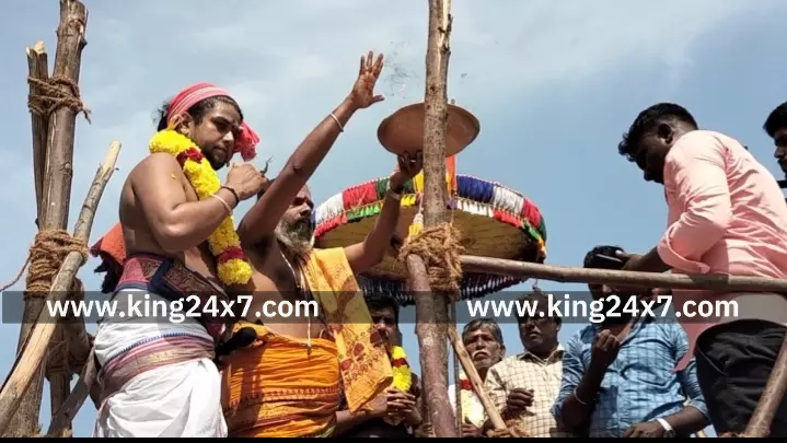கும்பாபிஷேக விழாவில் பக்தர்கள் சுவாமி தரிசனம்