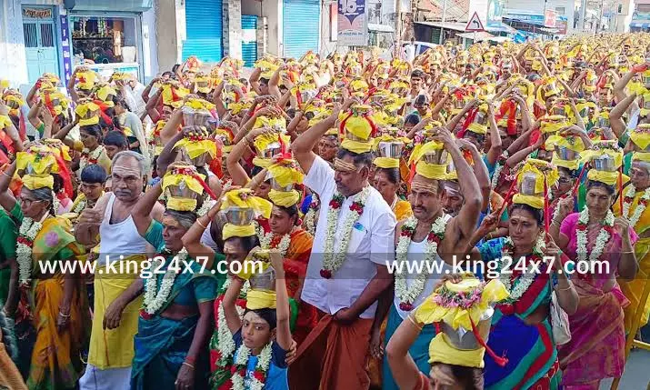 தண்டு மாரியம்மன் கோவிலில் பால்குட ஊர்வலம் தண்டு மாரியம்மன் கோவிலில் பால்குட ஊர்வலம்