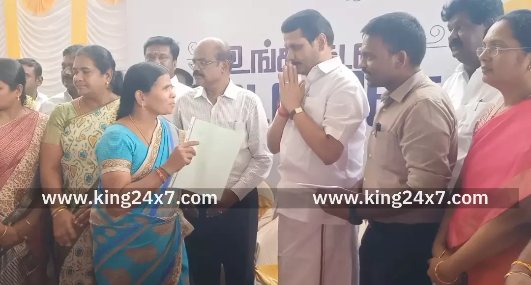 கரூர்- உங்களுடன் ஸ்டாலின் திட்டத்தில் பயனாளிகளுக்கு நலத்திட்டங்களை வழங்கினார் செந்தில் பாலாஜி. கரூர்- உங்களுடன் ஸ்டாலின் திட்டத்தில் பயனாளிகளுக்கு நலத்திட்டங்களை வழங்கினார் செந்தில் பாலாஜி.