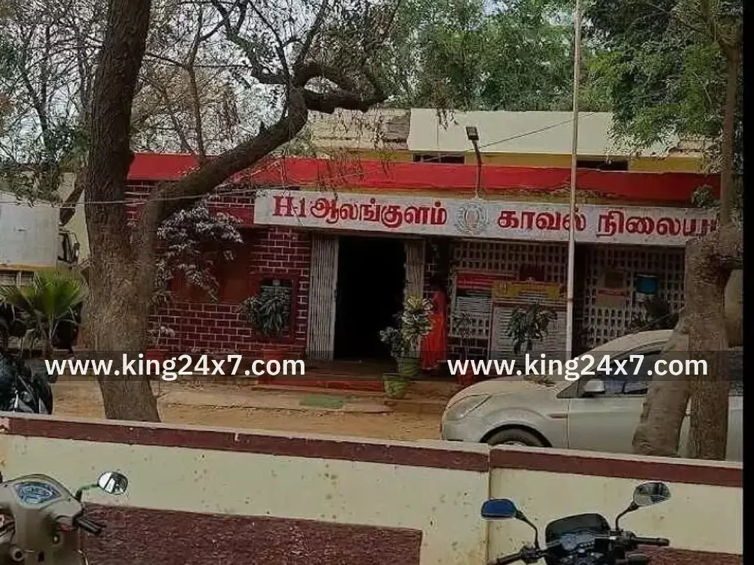 ஆலங்குளத்தில் பேருந்தில் தவறவிட்ட நகை ஒப்படைப்பு