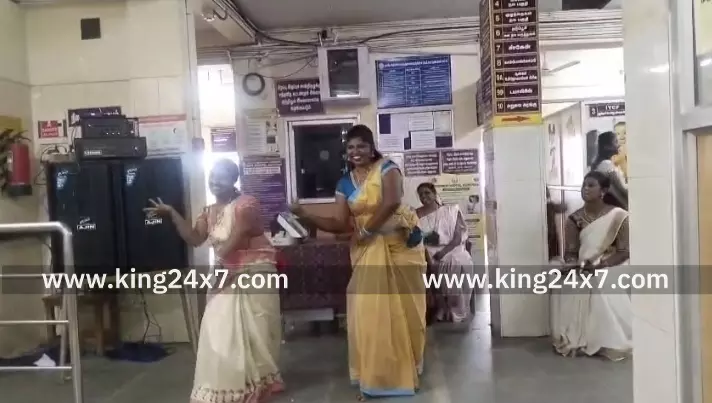 குழித்துறை அரசு மருத்துவமனை பணியாளர்கள் குத்தாட்டம் குழித்துறை அரசு மருத்துவமனை பணியாளர்கள் குத்தாட்டம்