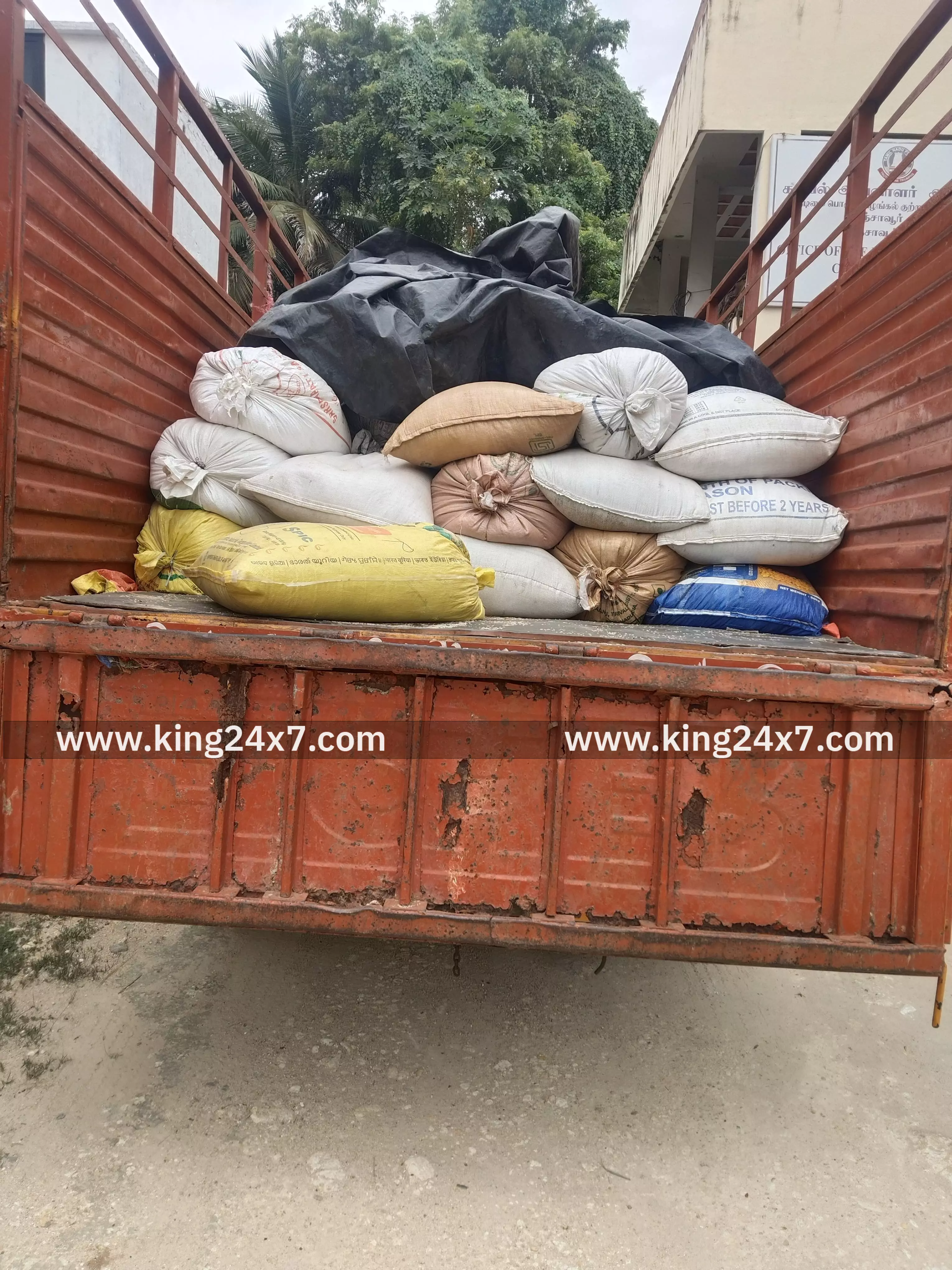 தஞ்சாவூர் அருகே, 5,100 கிலோ ரேஷன் அரிசி, கடத்தல் லாரி பறிமுதல் 