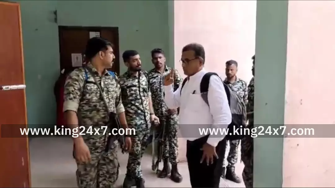 போலி முகவரியில் சிம் கார்டு வாங்கிய வழக்கு : மாவோயிஸ்ட் ரூபேஷ் கோவை நீதிமன்றத்தில் ஆஜர் !