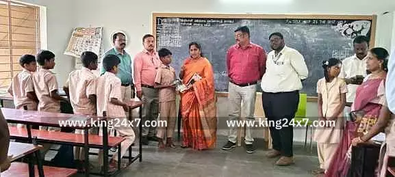 பள்ளியில் சுற்றுச்சூழல் குறித்த போட்டிகள் மற்றும் பரிசளிப்பு விழா பள்ளியில் சுற்றுச்சூழல் குறித்த போட்டிகள் மற்றும் பரிசளிப்பு விழா