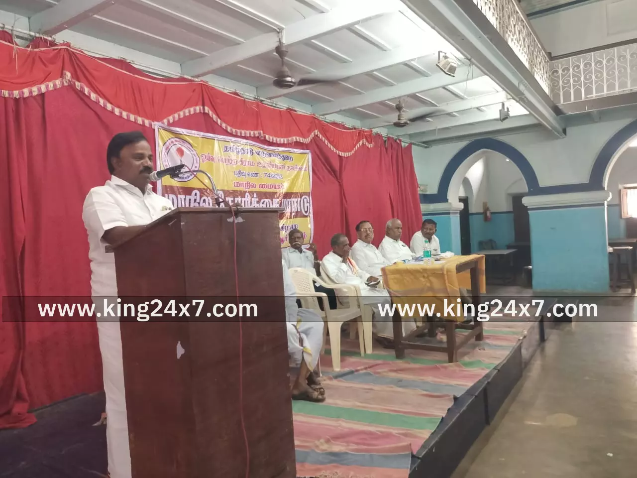 ஓய்வுபெற்ற வருவாய் கிராம உதவியாளர்களுக்கு வரையறுக்கப்பட்ட ஓய்வூதியம் வழங்க வலியுறுத்தல்