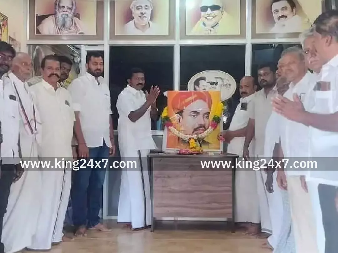 கடையநல்லூரில் வஉசி பிறந்தநாள் விழா கொண்டாடினர்