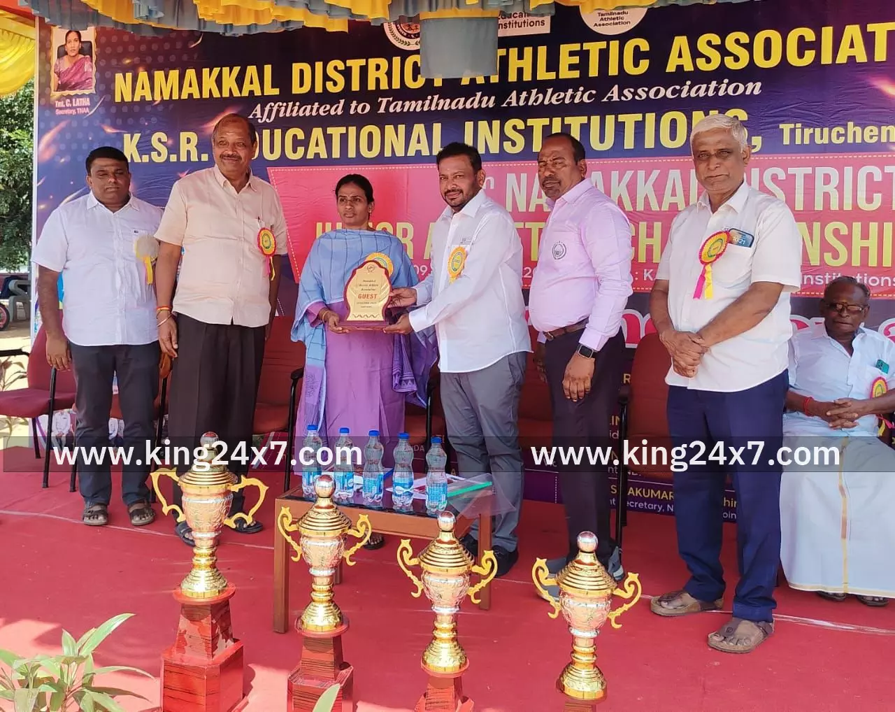 மாவட்ட அளவிலான தடகள போட்டியினை மாவட்ட ஆட்சியர்  துர்காமூர்த்தி  துவக்கிவைத்தார்.