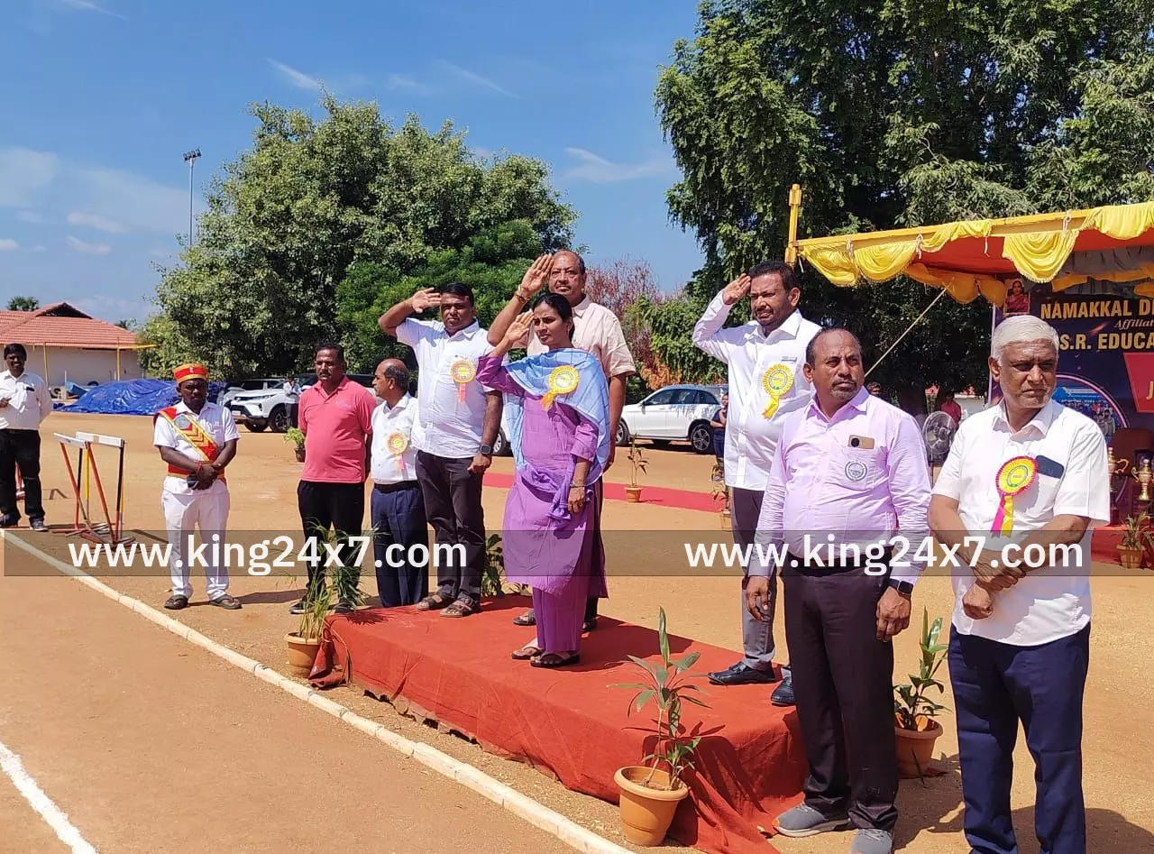 மாவட்ட அளவிலான தடகள போட்டியினை மாவட்ட ஆட்சியர் துர்காமூர்த்தி துவக்கிவைத்தார். மாவட்ட அளவிலான தடகள போட்டியினை மாவட்ட ஆட்சியர் துர்காமூர்த்தி துவக்கிவைத்தார்.