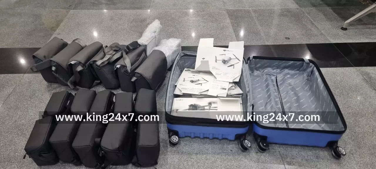 சிங்கப்பூரில் இருந்து கோவை வந்த விமானத்தில் 23 லட்சம் மதிப்பு மின்சாதனங்கள் பறிமுதல் !