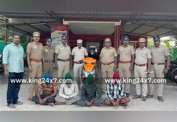 ஸ்ரீபெரும்புதூரில் ஸ்கூட்டர் திருடிய நால்வர் கைது ஸ்ரீபெரும்புதூரில் ஸ்கூட்டர் திருடிய நால்வர் கைது