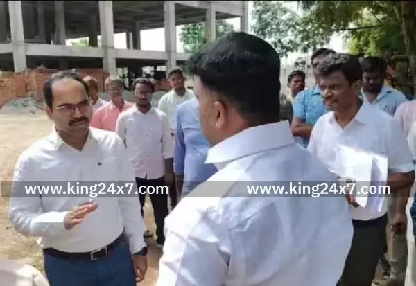 நகராட்சி இயக்குநரிடம் தி.மு.க., கவுன்சிலர் வாக்குவாதம்