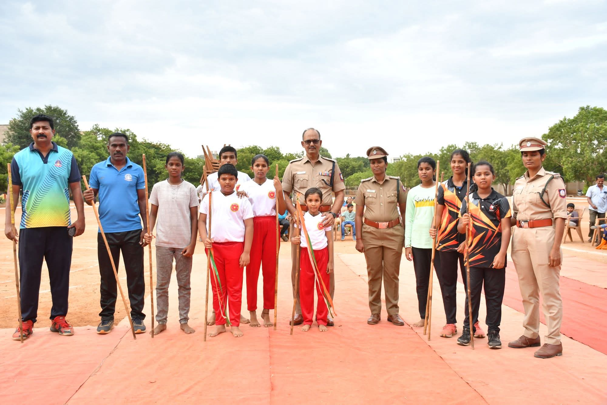 ஆயுதப்படை மைதானத்தில் காவலர் தின கொண்டாட்டங்கள்