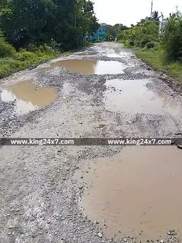 சாலையை சீரமைக்க வேண்டுமென பொதுமக்கள் கோரிக்கை