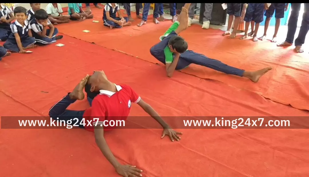 மாநில அளவிலான யோகாசன போட்டியில் மாணவ, மாணவியர் பங்கேற்று ஆர்வமுடன் தங்களது யோகாசன திறன்களை வெளிப்படுத்தினர்...
