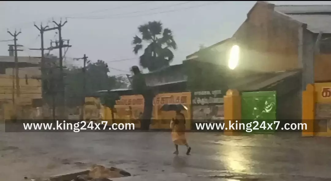 பல நாட்களுக்கு பின் சுமார் 2 மணி நேரம் வெளுத்து வாங்கிய கனமழையால் பொதுமக்கள் விவசாயிகள் மகிழ்ச்சி*