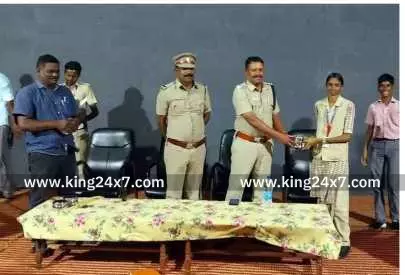 பள்ளி மாணவர்களுக்கு போட்டி