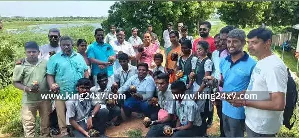 தேனம்பாக்கம் ஏரிக்கரையில் 1,550 பனை விதைகள் நடவு