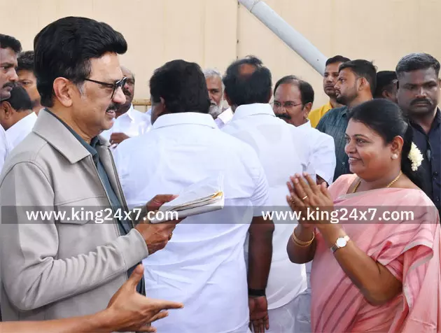 ஜெர்மனி, இங்கிலாந்து பயணம் மேற்கொண்டு நாடு திரும்பிய முதல்வருக்கு அமைச்சர் வரவேற்பு! ஜெர்மனி, இங்கிலாந்து பயணம் மேற்கொண்டு நாடு திரும்பிய முதல்வருக்கு அமைச்சர் வரவேற்பு!