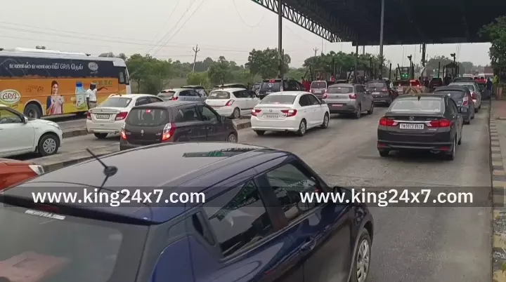 சுங்கச்சாவடியில் சுமார் 5.50 கோடிக்கு  மேல் அவாலாபணம் பறிமுதல்