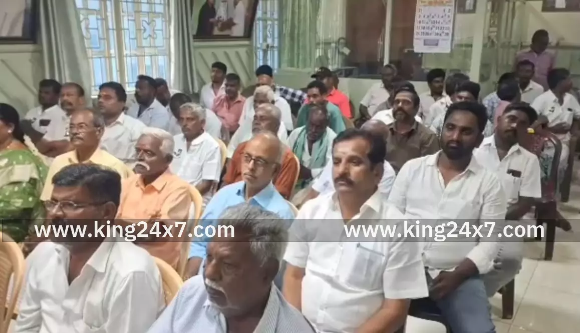தர்மபுரியில் அதிமுக நிர்வாகிகள் கூட்டம் தர்மபுரியில் அதிமுக நிர்வாகிகள் கூட்டம்