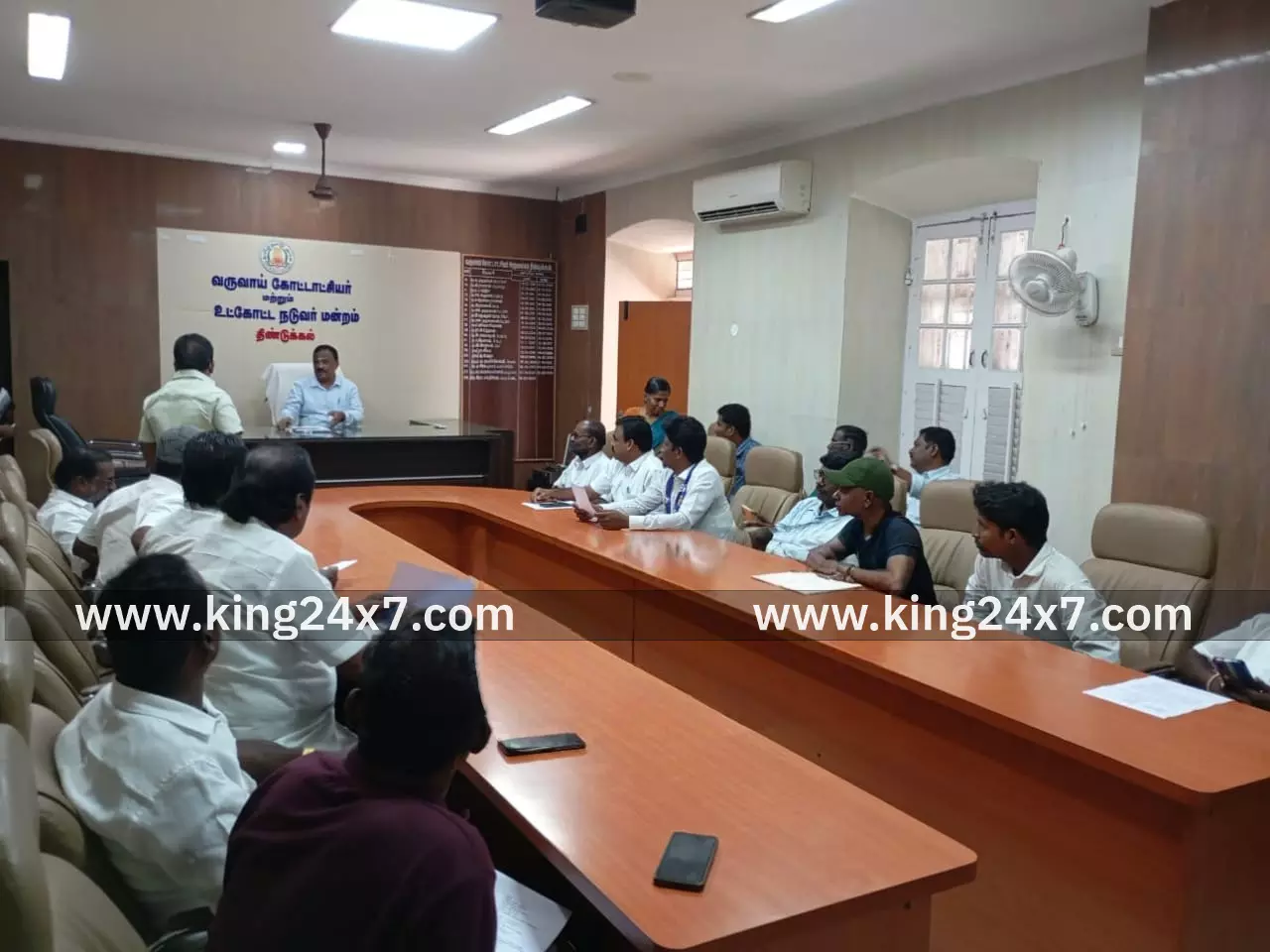 அரசியல் கட்சி பிரதிநிதிகளுடன் ஆலோசனை கூட்டம்