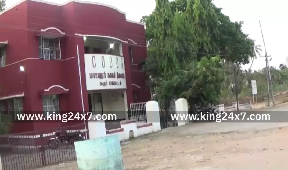 கிளிஞ்சாநத்தம்-மது போதையில் மனைவியுடன் சண்டையிட்டு தூக்கிட்டு தற்கொலை செய்த வட மாநில இளைஞர். கிளிஞ்சாநத்தம்-மது போதையில் மனைவியுடன் சண்டையிட்டு தூக்கிட்டு தற்கொலை செய்த வட மாநில இளைஞர்.