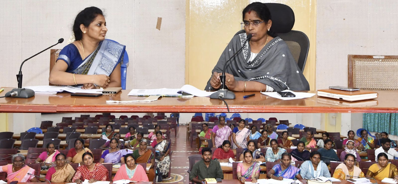 மாவட்ட ஆட்சியர் தலைமையில் ஆய்வுக்கூட்டம்