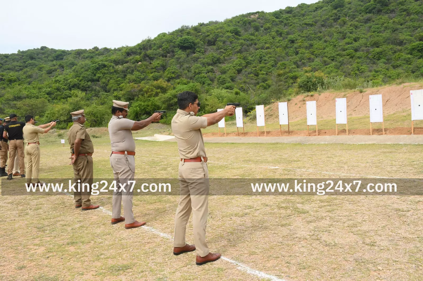 மத்திய மண்டலத்தில் உள்ள காவல்துறை அதிகாரிகளுக்கான துப்பாக்கி சுடும் போட்டி மத்திய மண்டலத்தில் உள்ள காவல்துறை அதிகாரிகளுக்கான துப்பாக்கி சுடும் போட்டி