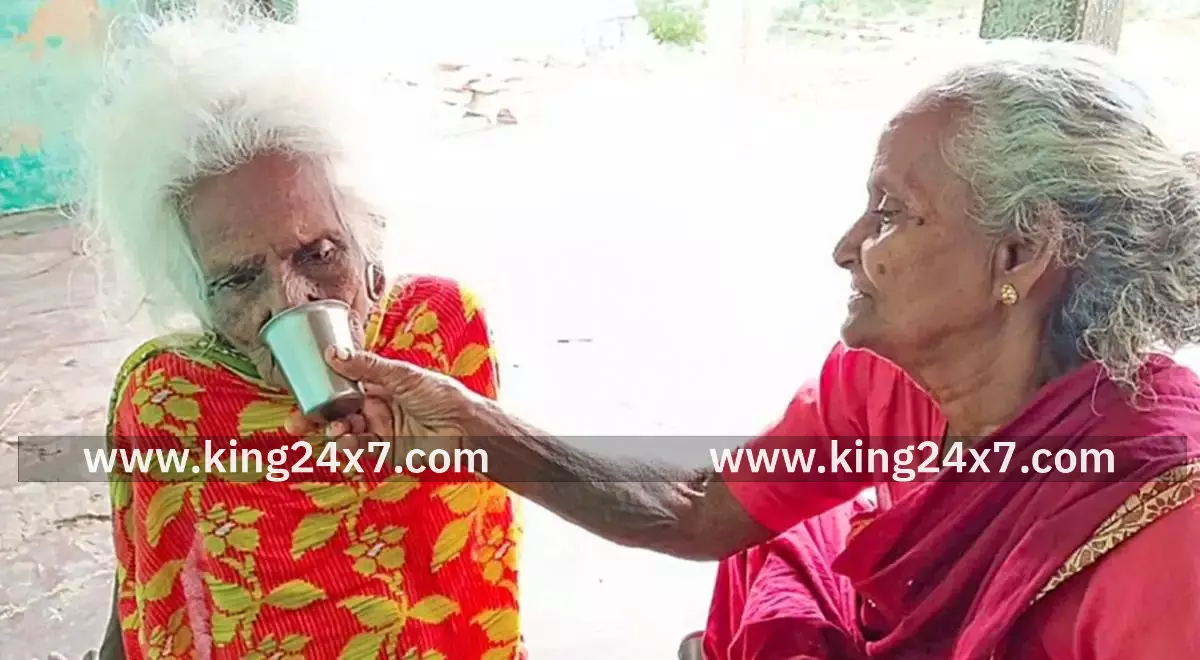 100 வயது தாயாரை பராமரிக்கும் 80 வயது மகள்