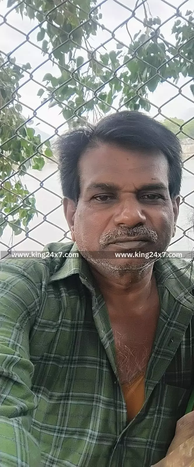 ராசிபுரம் அருகே லாரிக்குள் மர்மமான முறையில் உயிரிழந்த ஓட்டுனர். 2 நாட்களுக்குப் பிறகு சடலத்தை கைப்பற்றி போலீசார் விசாரணை... ராசிபுரம் அருகே லாரிக்குள் மர்மமான முறையில் உயிரிழந்த ஓட்டுனர். 2 நாட்களுக்குப் பிறகு சடலத்தை கைப்பற்றி போலீசார் விசாரணை...