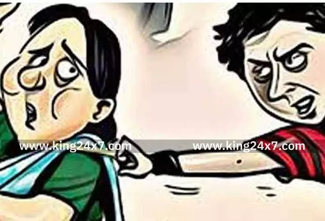 மூதாட்டியிடம்தங்கச்சங்கிலி பறிப்பு