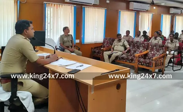 குழந்தைகள் நல காவல் அலுவலர்களுடன் எஸ்பி ஆலோசனை!!