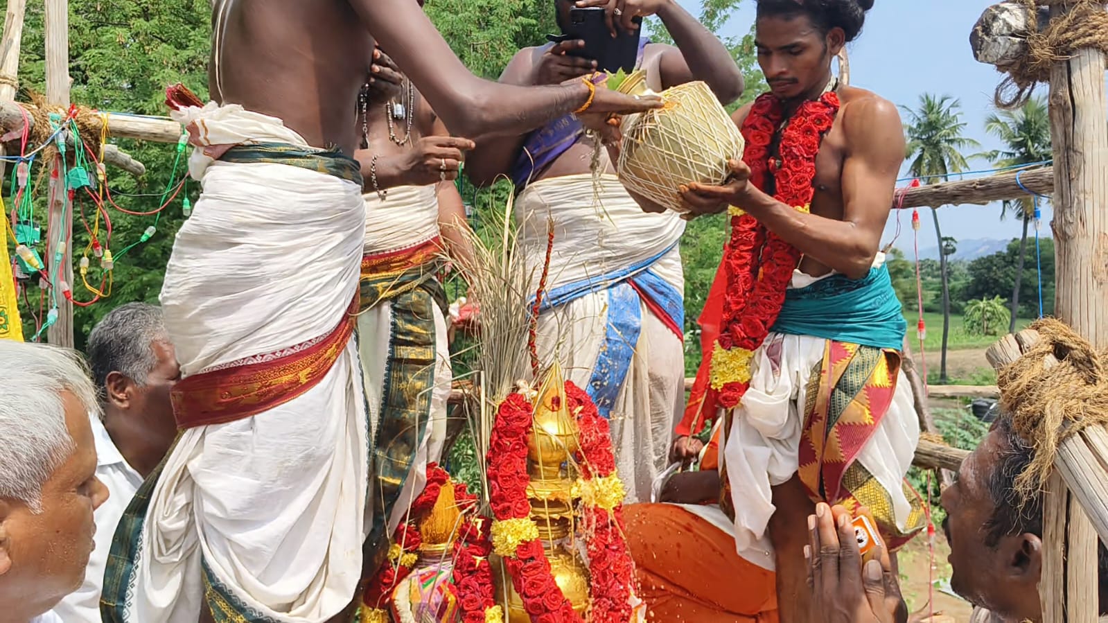 ஸ்ரீ  பாலமுருகன் சுவாமி ஆலய மஹா கும்பாபிஷேக விழா வெகுவிமர்சையாக நடைபெற்றது,