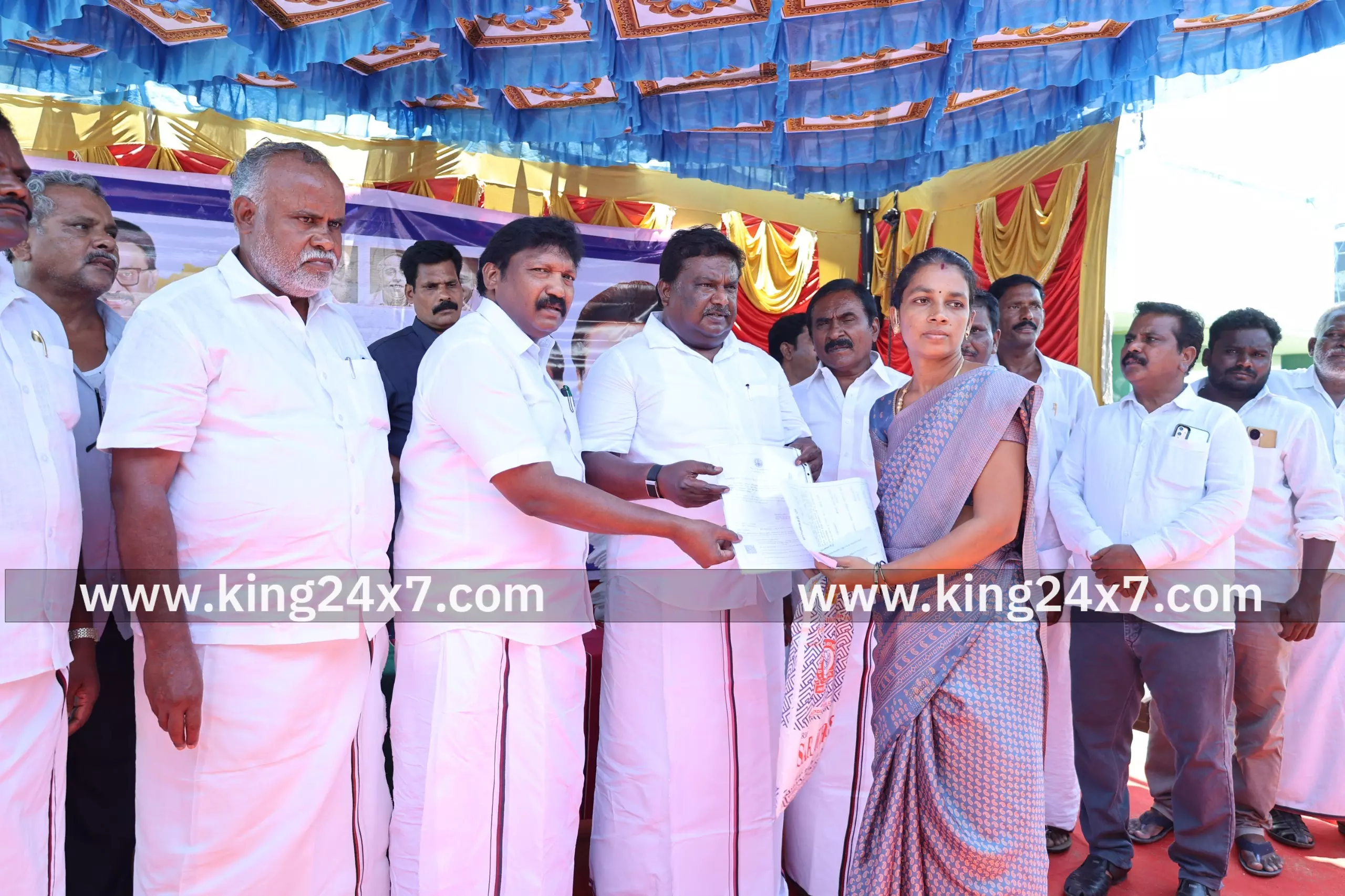 உங்களுடன் ஸ்டாலின்” திட்ட முகாமினை பார்வையிட்டு, முகாம் உங்களுடன் ஸ்டாலின்” திட்ட முகாமினை பார்வையிட்டு, முகாம்