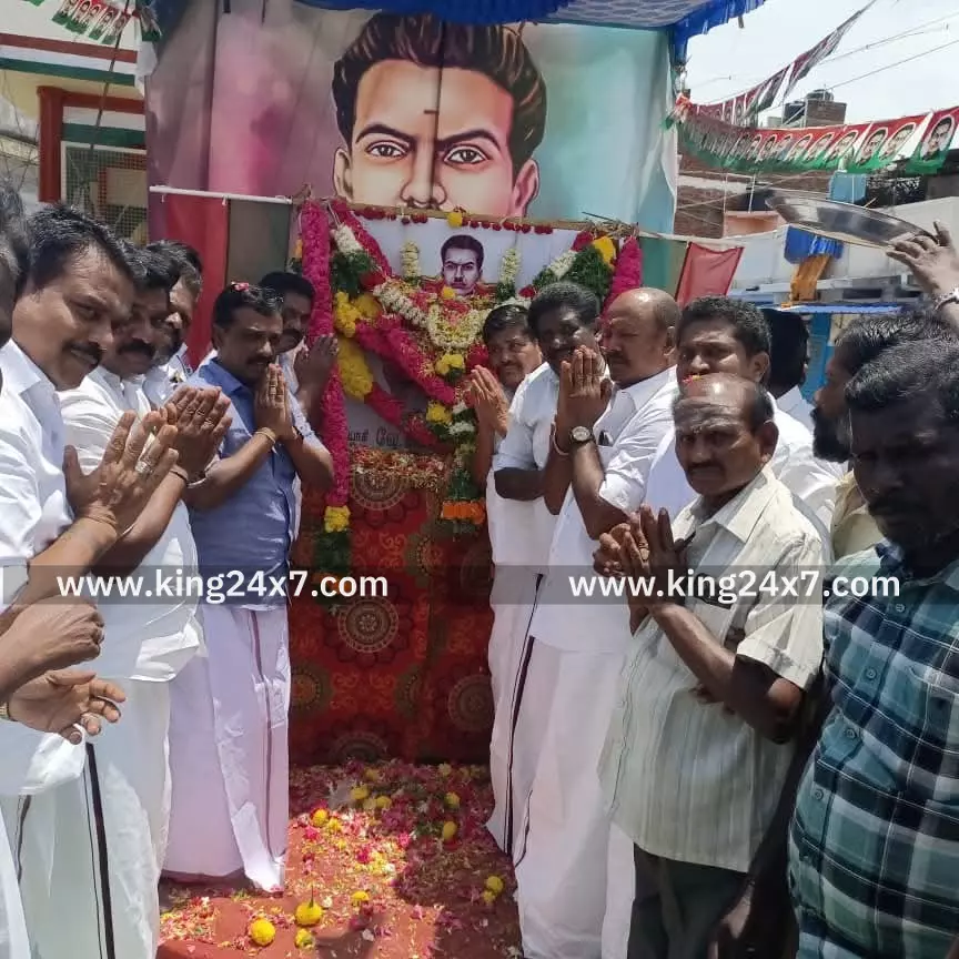 இம்மானுவேல் சேகரன் படத்திற்கு மாலை அணிவித்த எம் எல் ஏ