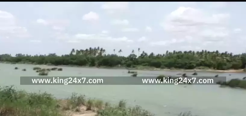 பழனி முத்து நகர் காவிரி ஆற்றில் அடையாளம் தெரியாத ஆண் உடல் மீட்பு.