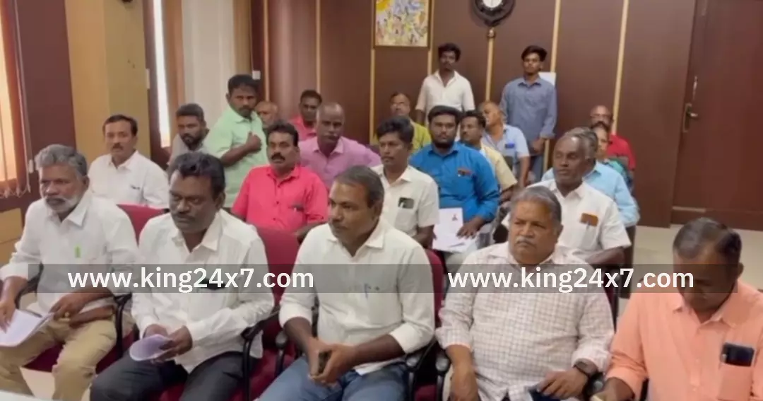 கரூரில் சீத்தாராம் யெச்சூரி முதலாம் ஆண்டு நினைவு நாளில் கண்தானம் கரூரில் சீத்தாராம் யெச்சூரி முதலாம் ஆண்டு நினைவு நாளில் கண்தானம்