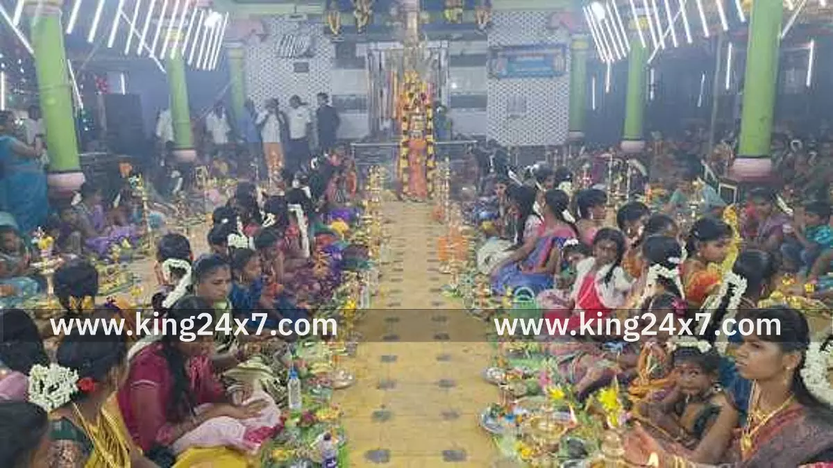 மருதம்புத்தூா் கோயிலில் திருவிளக்கு பூஜை நடைபெற்றது