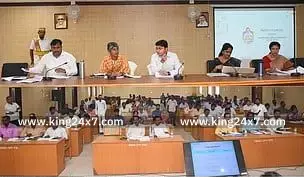 பொதுமக்கள் அளிக்கும் மனுக்கள் மீது எடுக்கப்படும் நடவடிக்கை குறித்து ஆய்வு